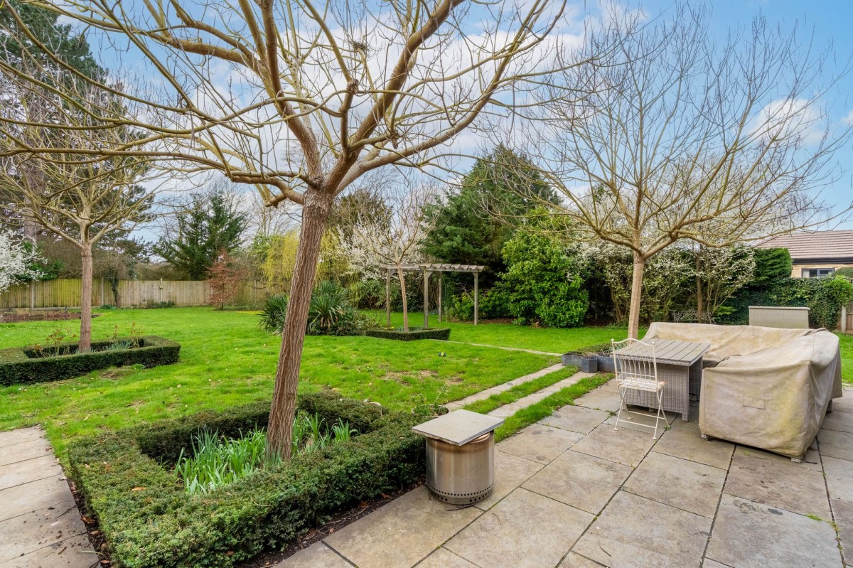 Cambridge Road, Abington, CB21