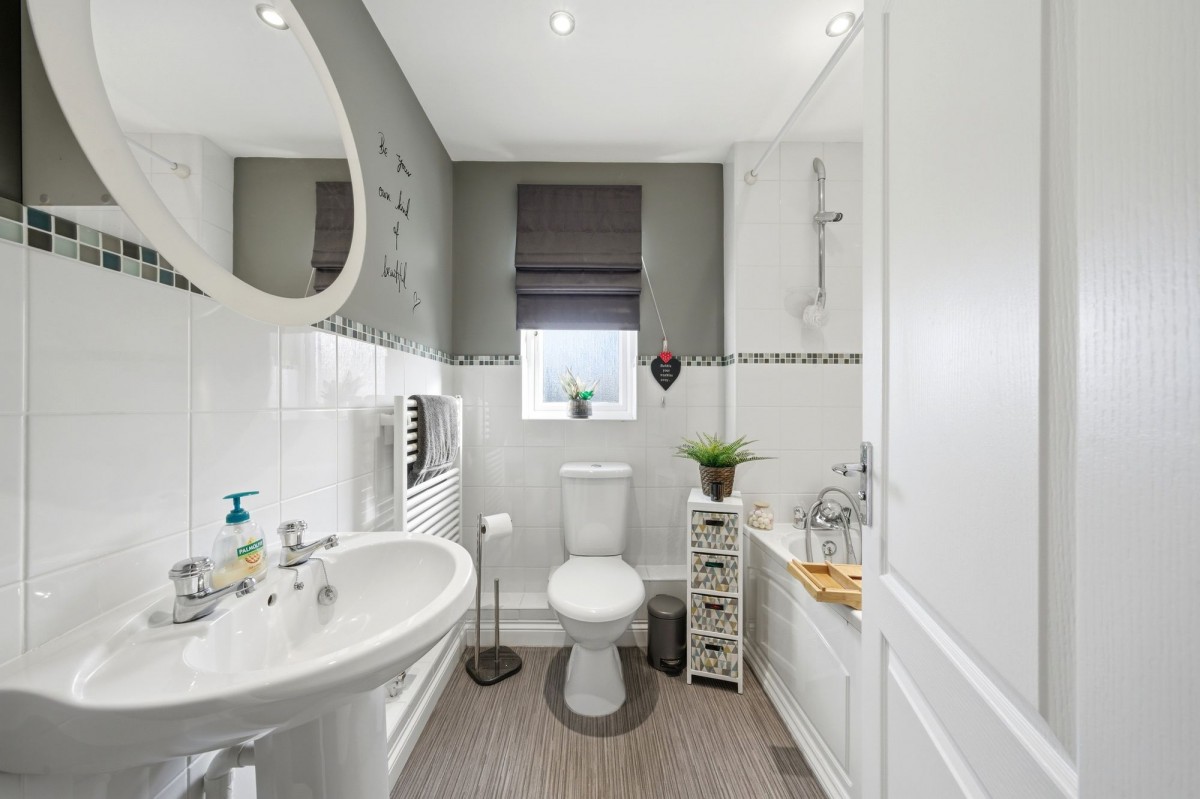 Collingwood Drive, Longstanton, CB24