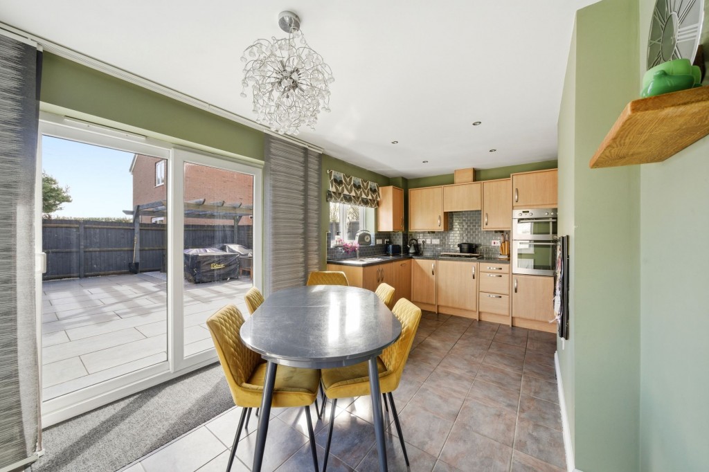 Collingwood Drive, Longstanton, CB24