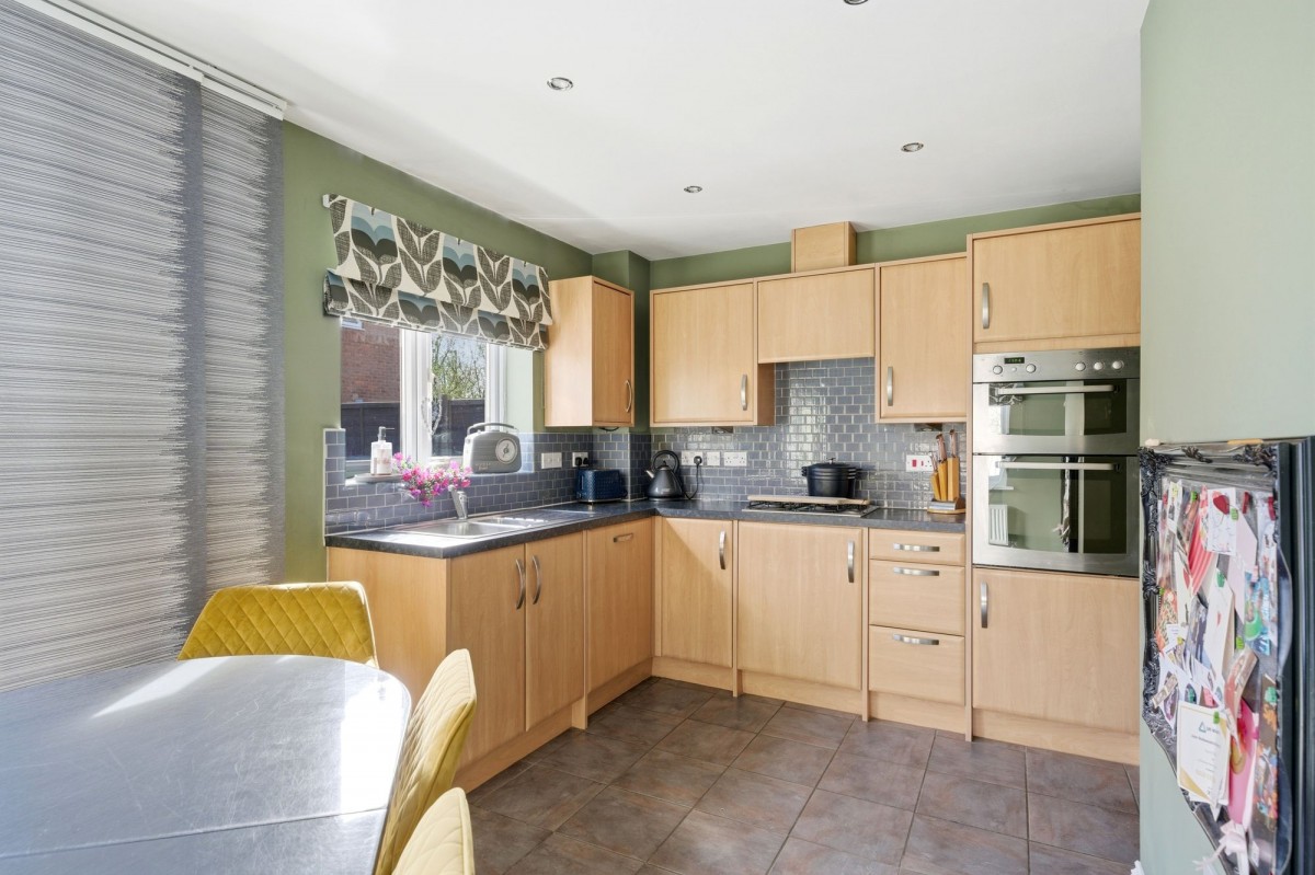 Collingwood Drive, Longstanton, CB24