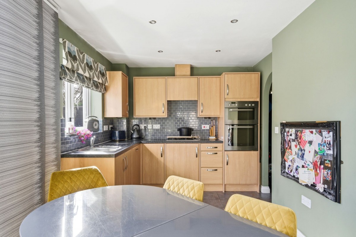 Collingwood Drive, Longstanton, CB24