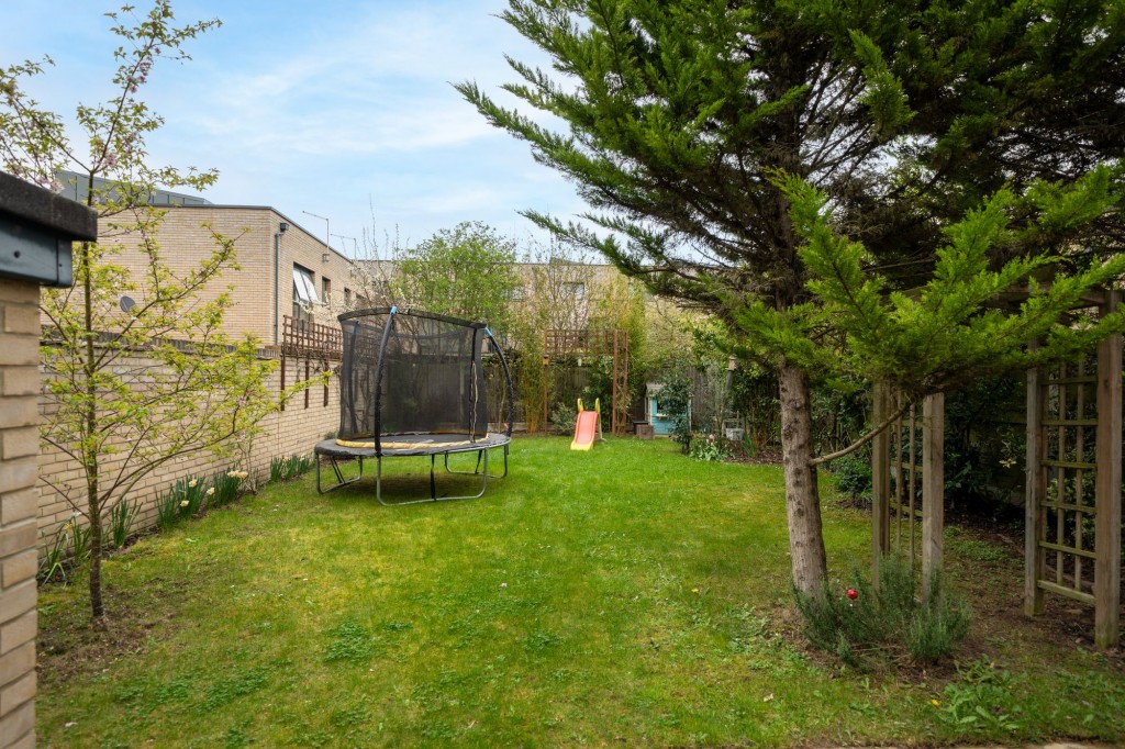Harvest Road, Trumpington, CB2