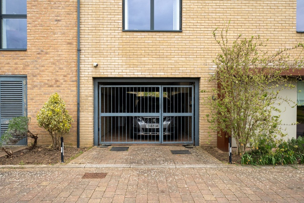 Harvest Road, Trumpington, CB2