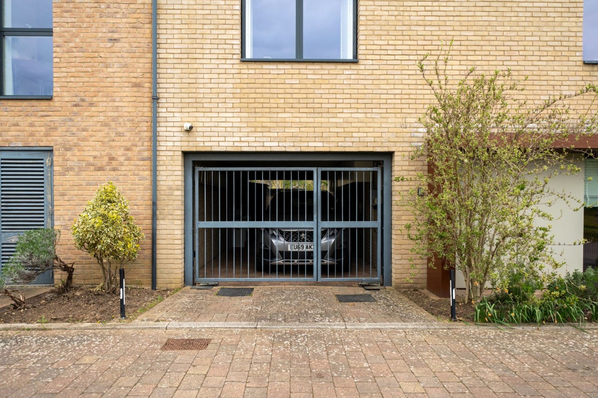 Harvest Road, Trumpington, CB2
