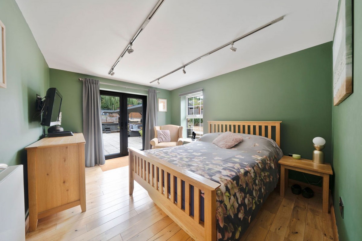 Hillrow, Haddenham, CB6