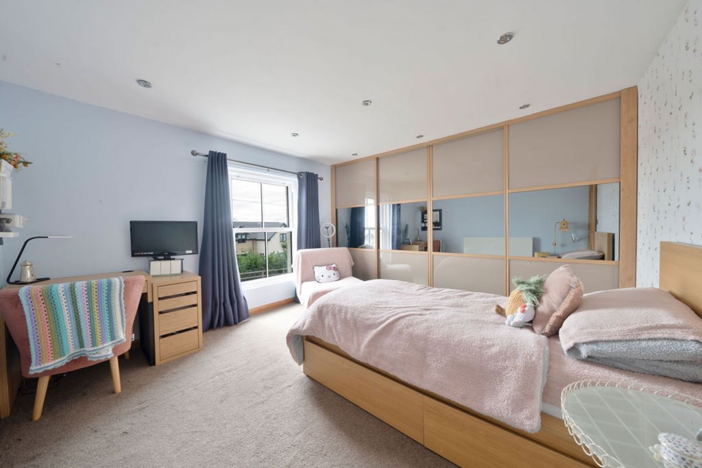 Hillrow, Haddenham, CB6