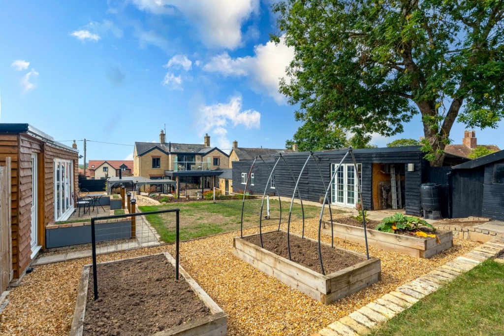 Hillrow, Haddenham, CB6