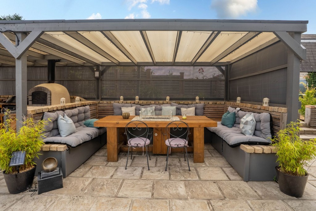 Hillrow, Haddenham, CB6