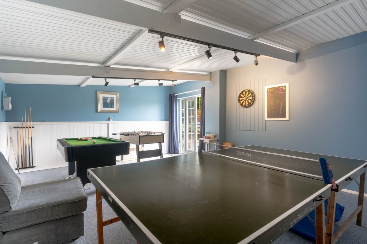 Hillrow, Haddenham, CB6