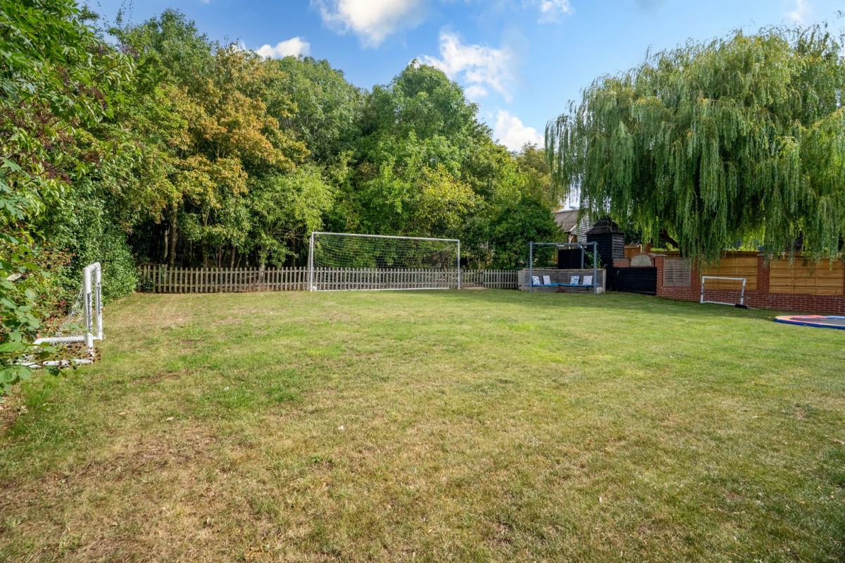 Hillrow, Haddenham, CB6