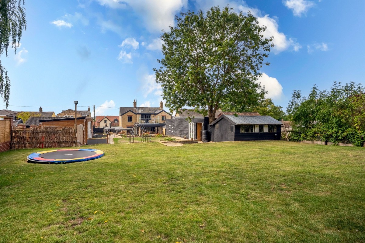 Hillrow, Haddenham, CB6