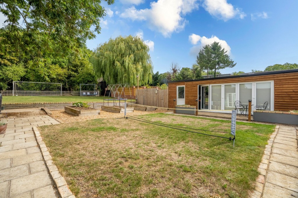 Hillrow, Haddenham, CB6