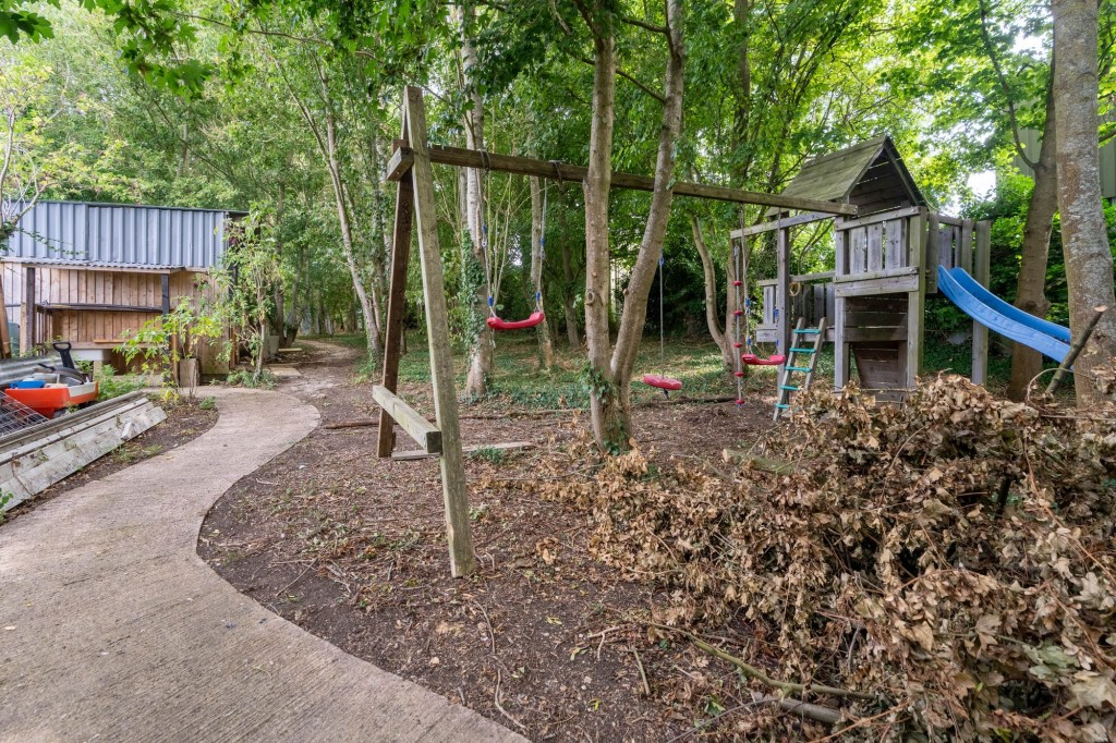 Hillrow, Haddenham, CB6