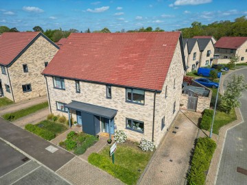 Larkfield, Great Abington, CB21