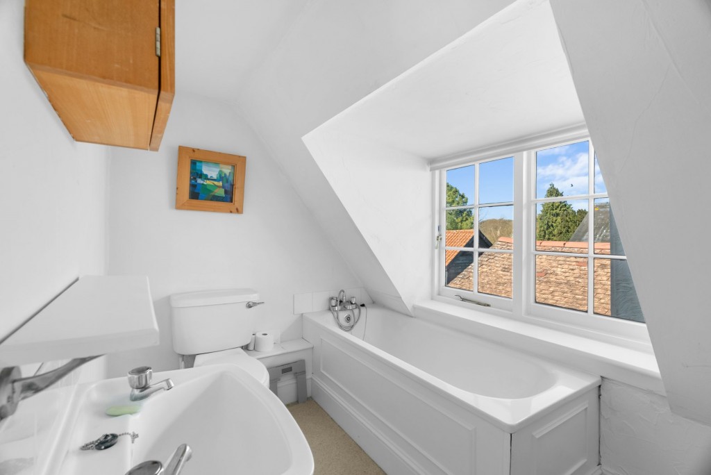 Holttums Yard, Linton, CB21