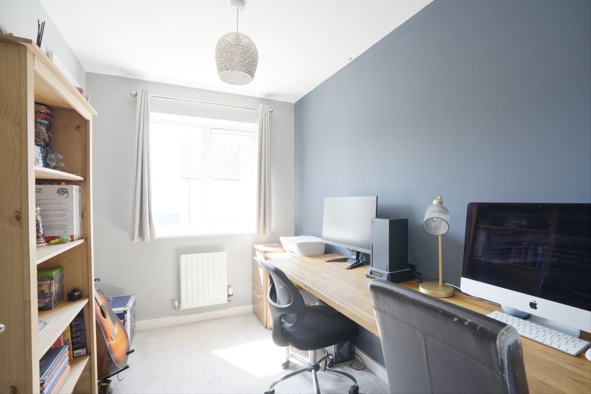 Dandelion Crescent, Red Lodge, IP28