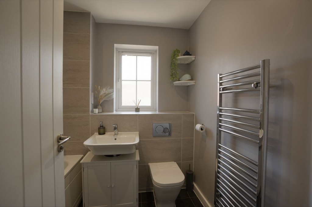 Dandelion Crescent, Red Lodge, IP28