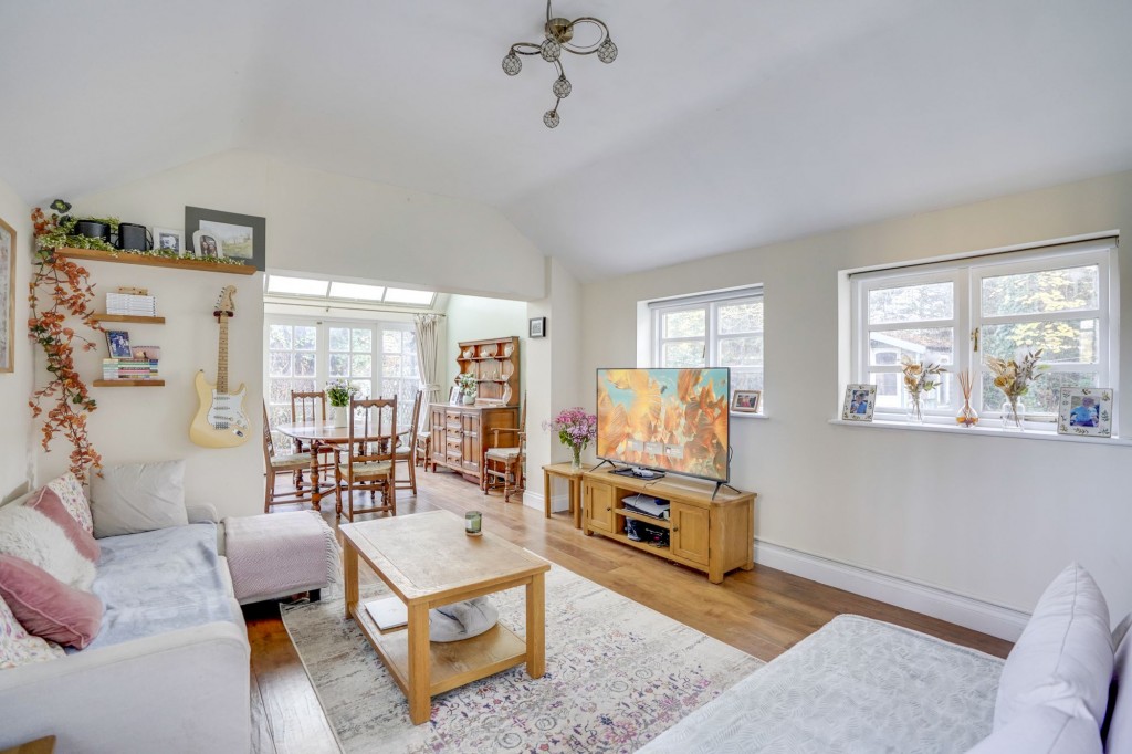 London Road, Six Mile Bottom, CB8