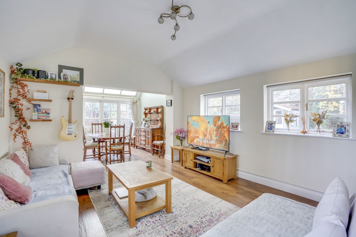 London Road, Six Mile Bottom, CB8