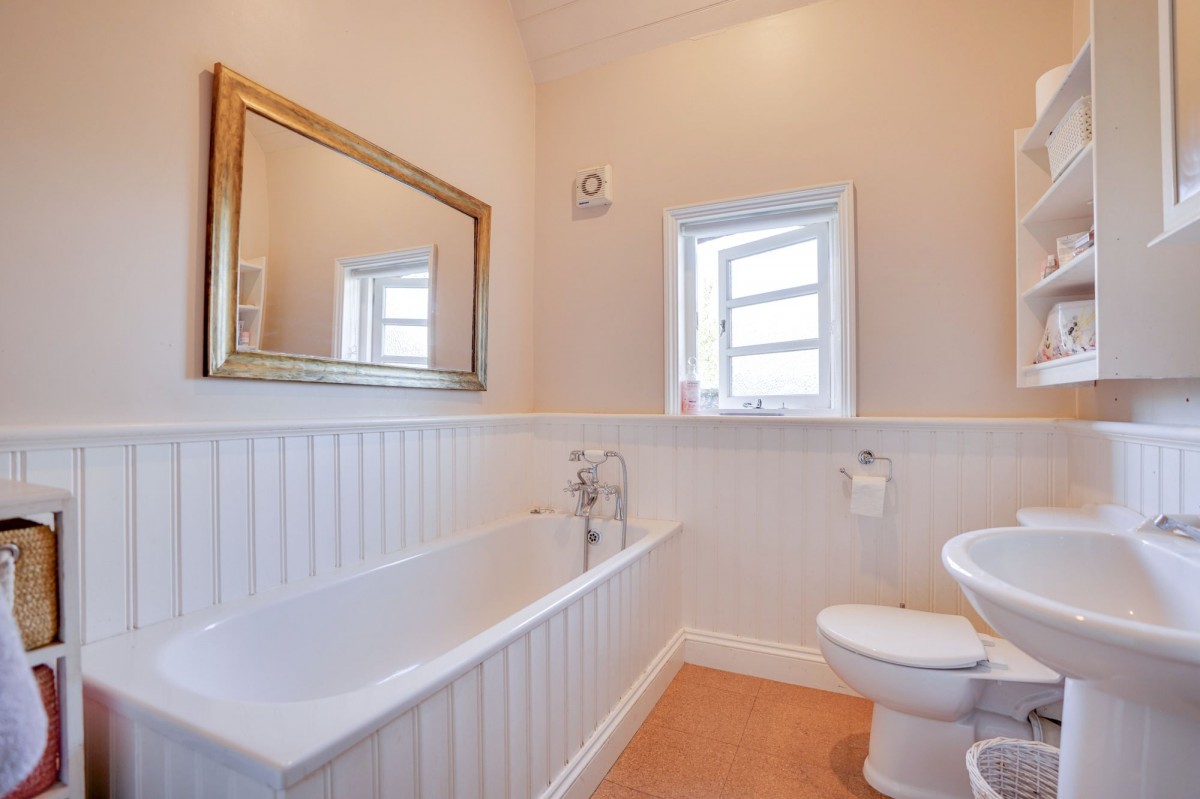 London Road, Six Mile Bottom, CB8