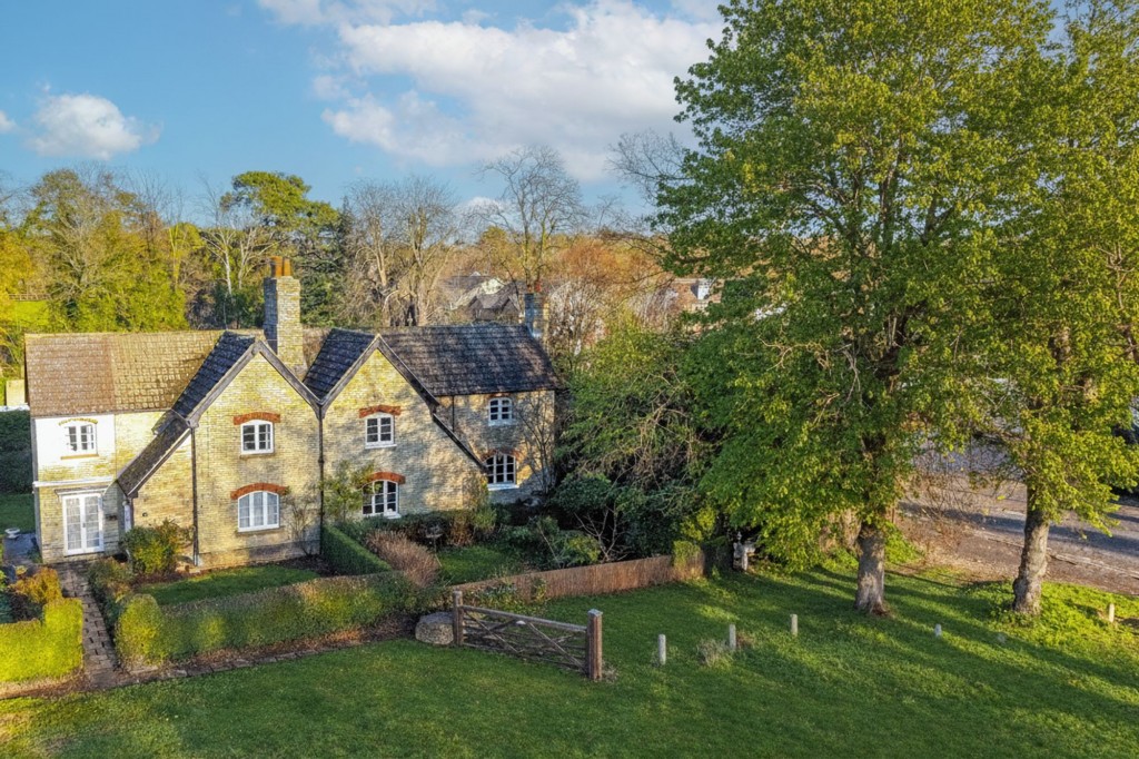 London Road, Six Mile Bottom, CB8