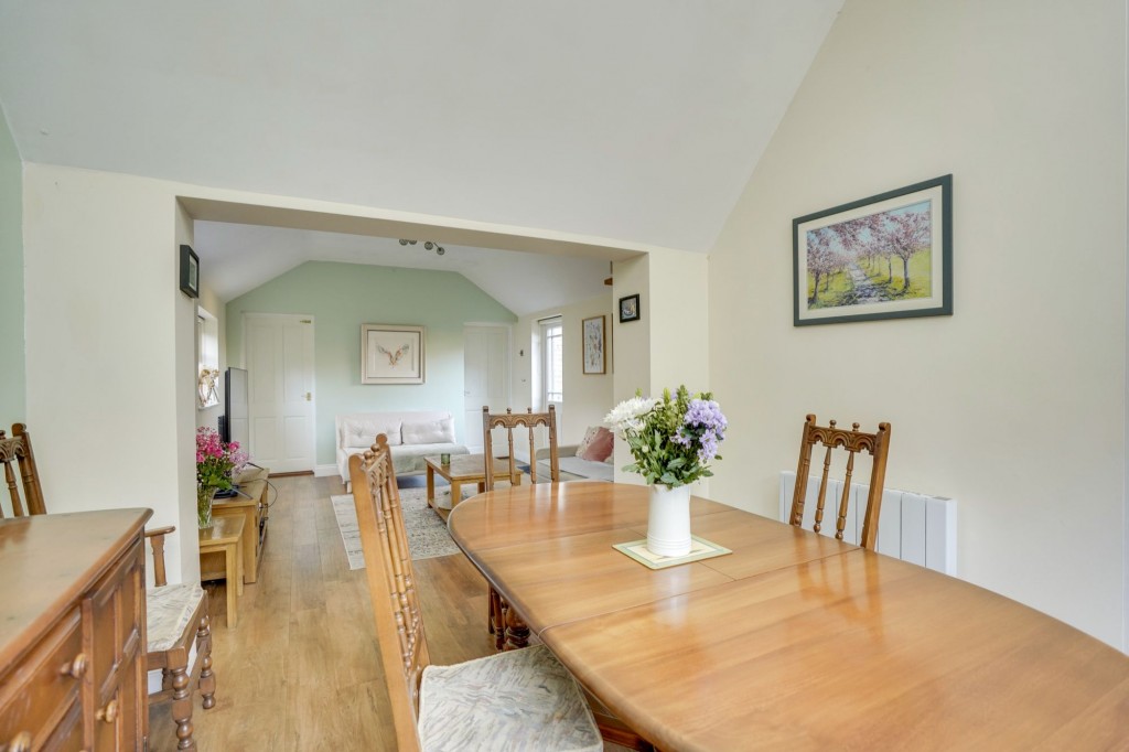 London Road, Six Mile Bottom, CB8