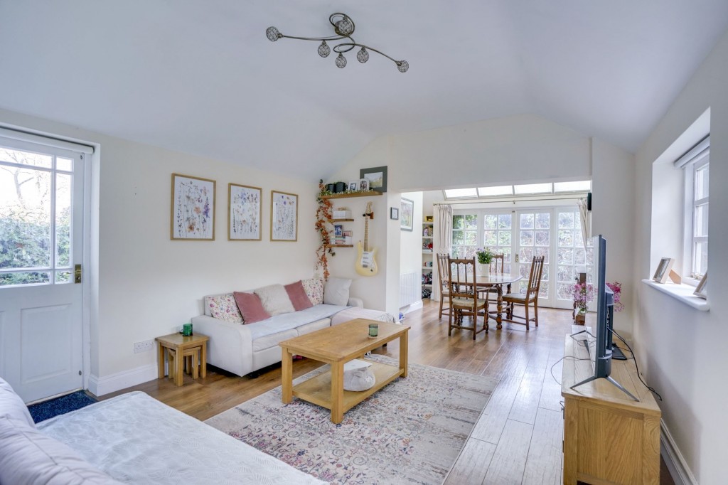 London Road, Six Mile Bottom, CB8