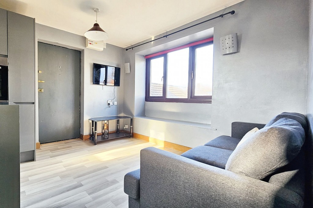 Weston Way, Newmarket, CB8