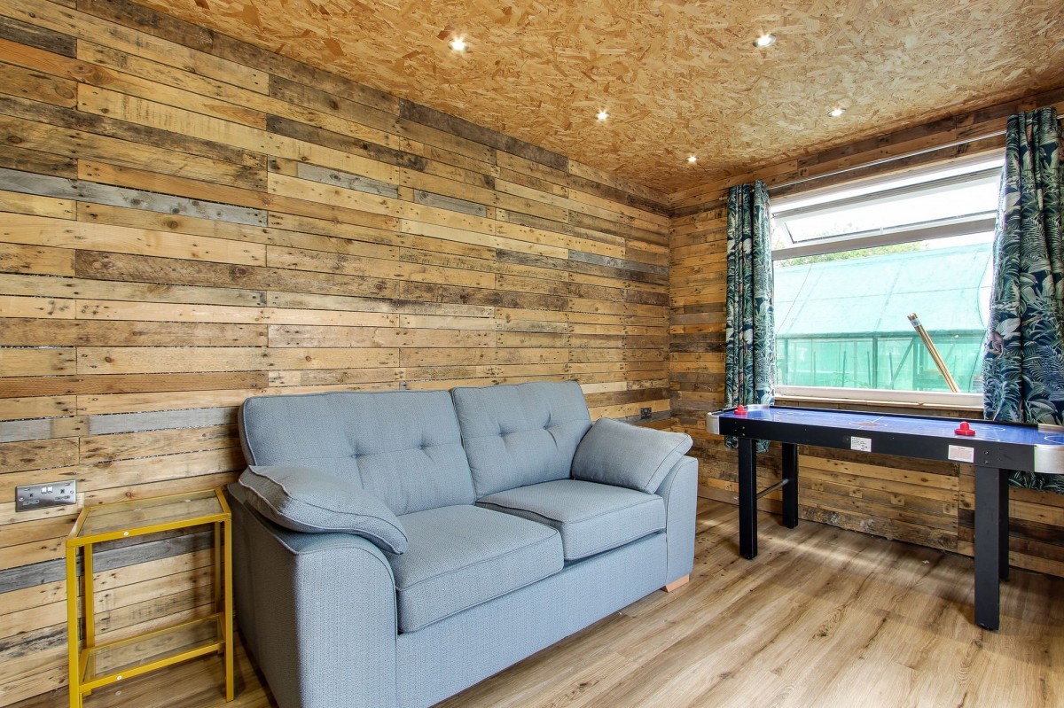 High Road, Wisbech St. Mary, PE13