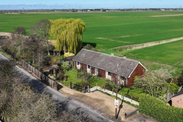 South-Eau Bank, Throckenholt, PE12