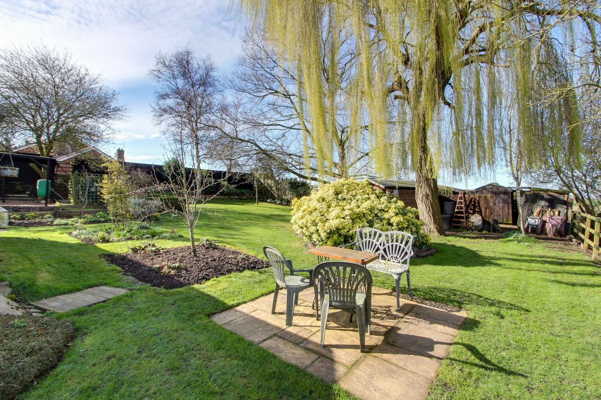 South-Eau Bank, Throckenholt, PE12