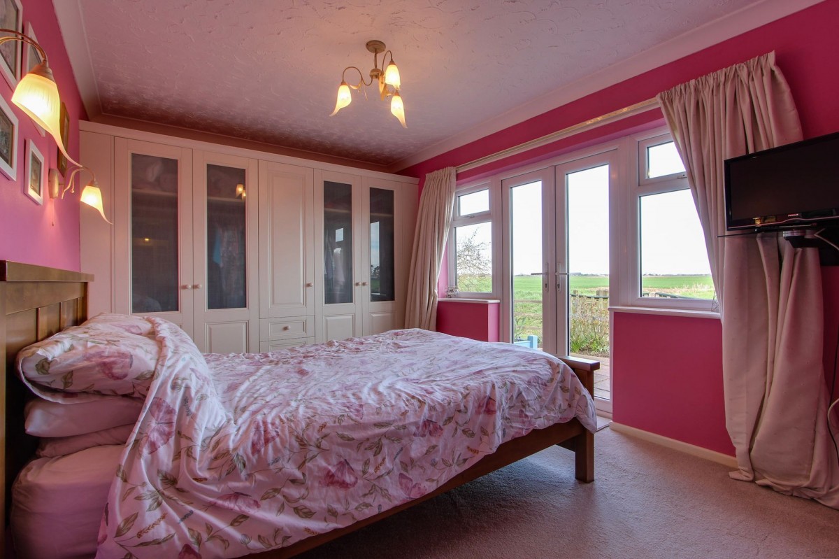 South-Eau Bank, Throckenholt, PE12