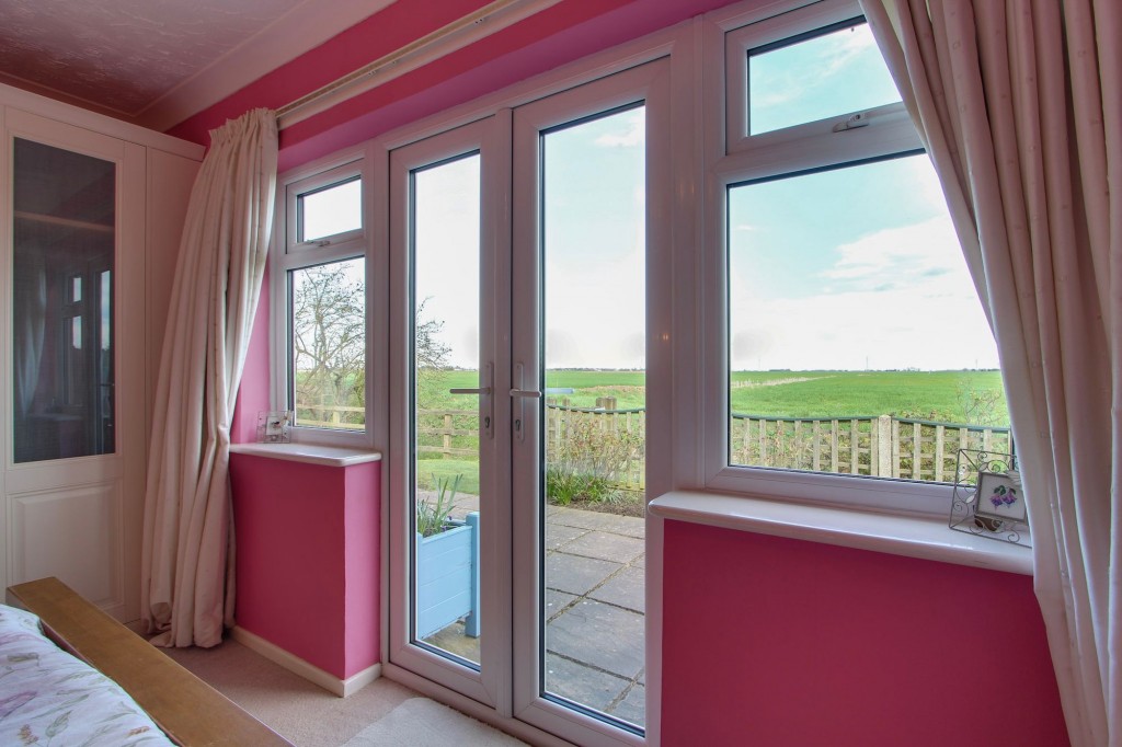 South-Eau Bank, Throckenholt, PE12