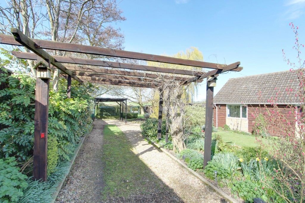 South-Eau Bank, Throckenholt, PE12