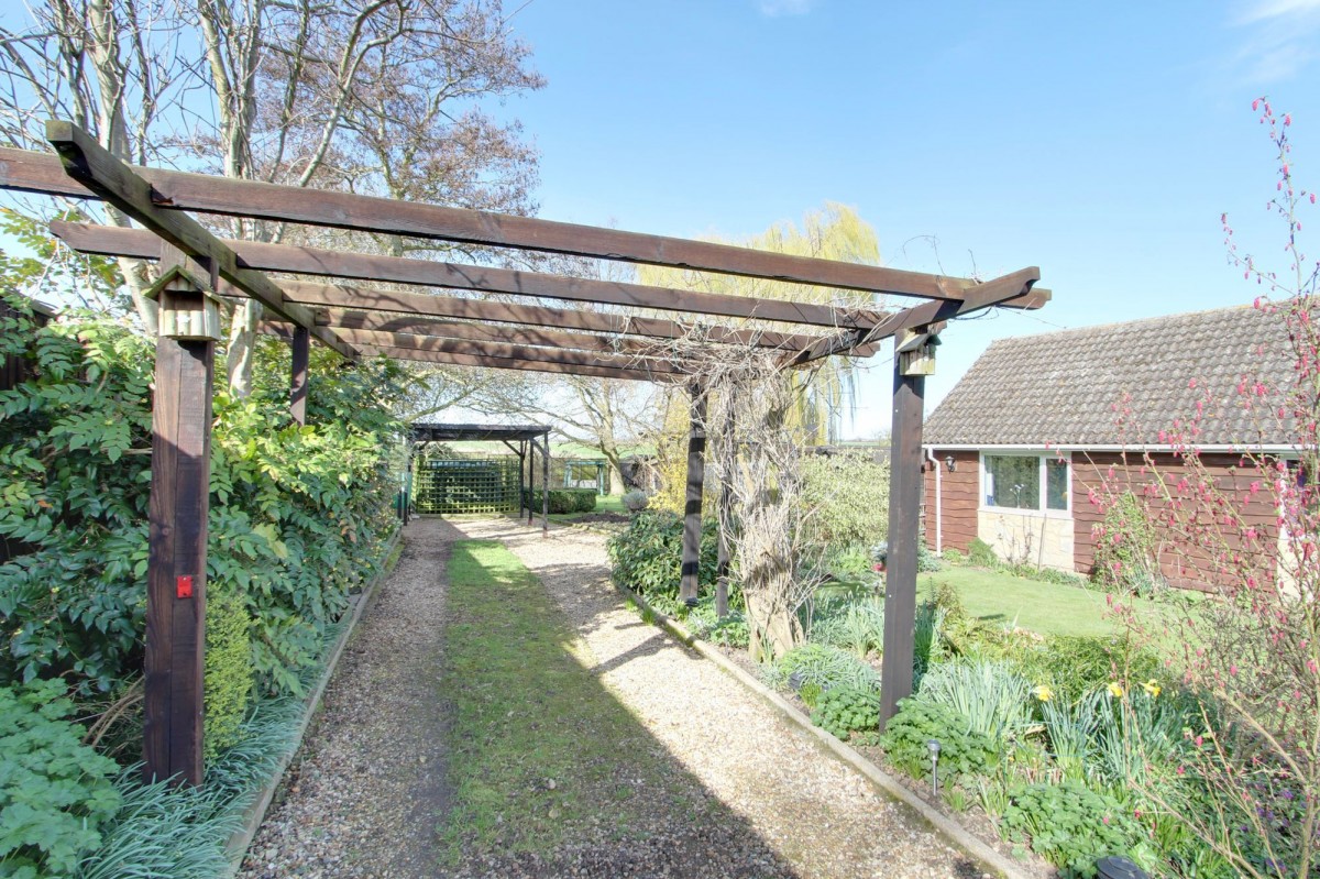 South-Eau Bank, Throckenholt, PE12