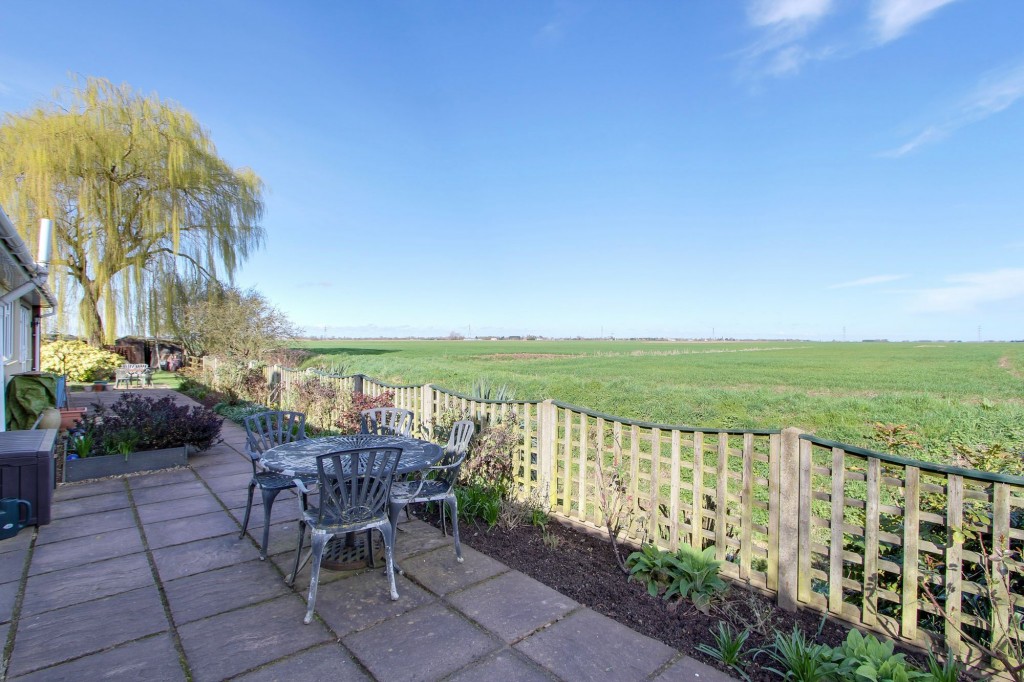 South-Eau Bank, Throckenholt, PE12