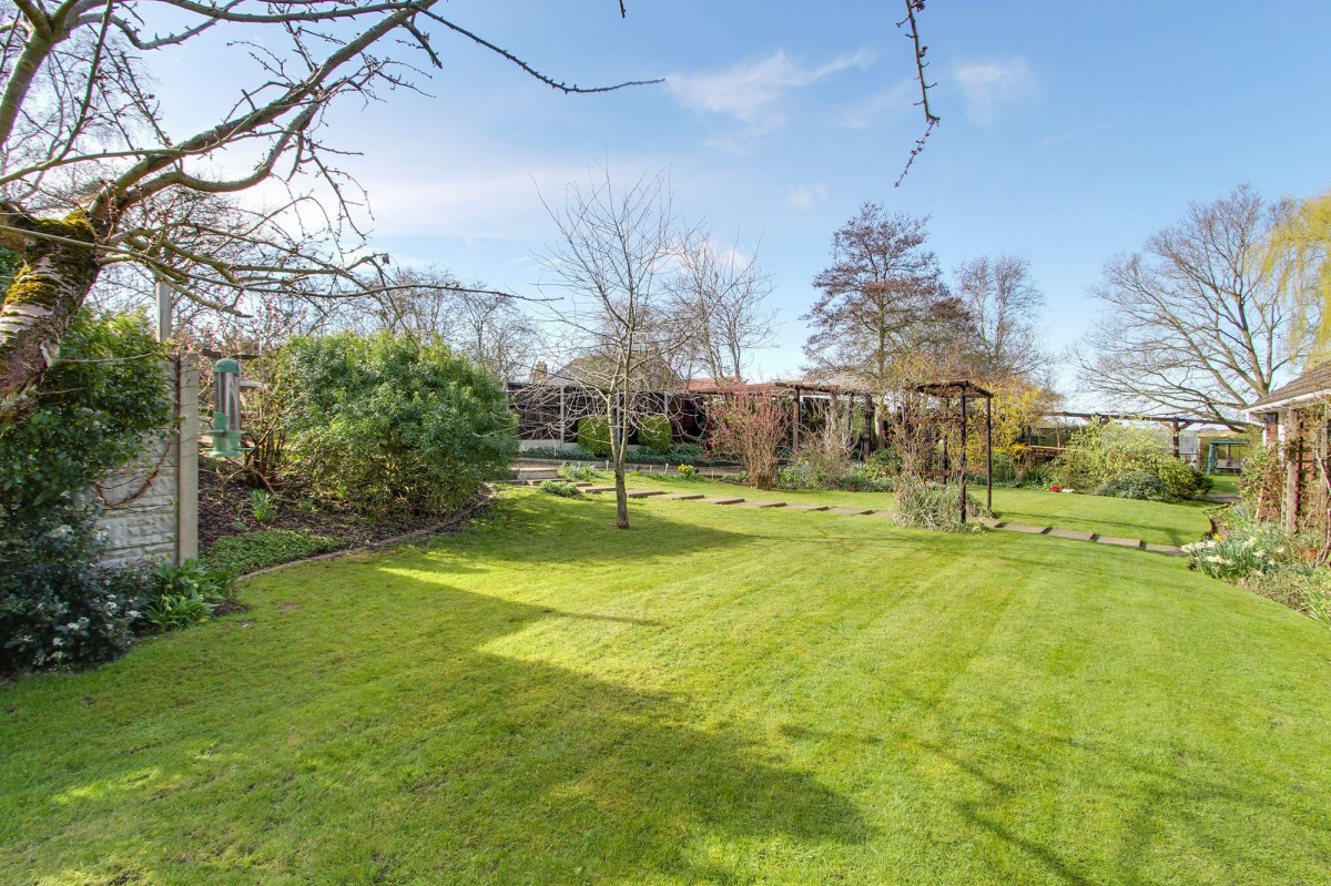 South-Eau Bank, Throckenholt, PE12