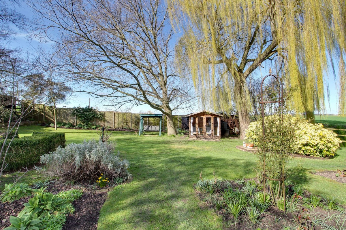 South-Eau Bank, Throckenholt, PE12