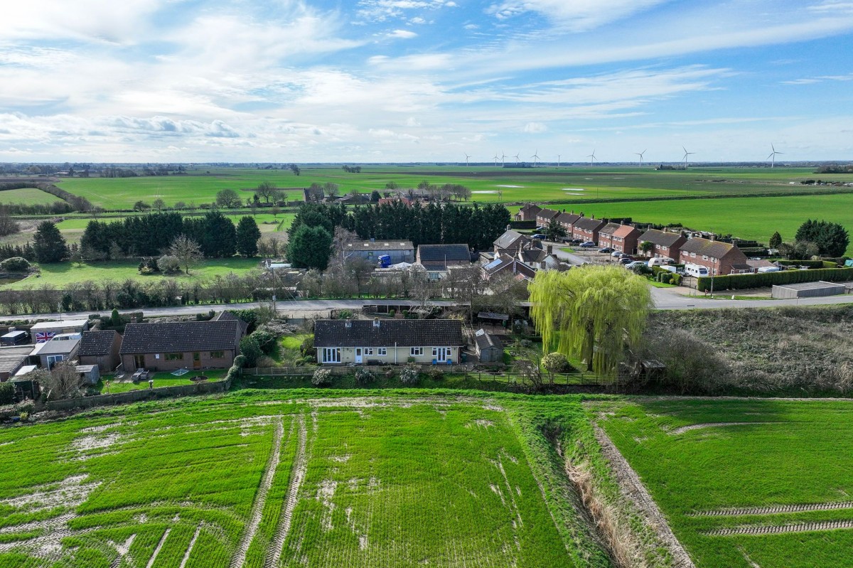 South-Eau Bank, Throckenholt, PE12