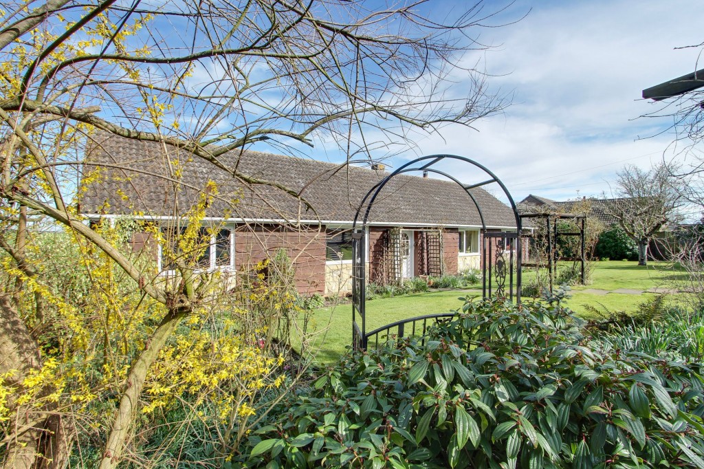 South-Eau Bank, Throckenholt, PE12