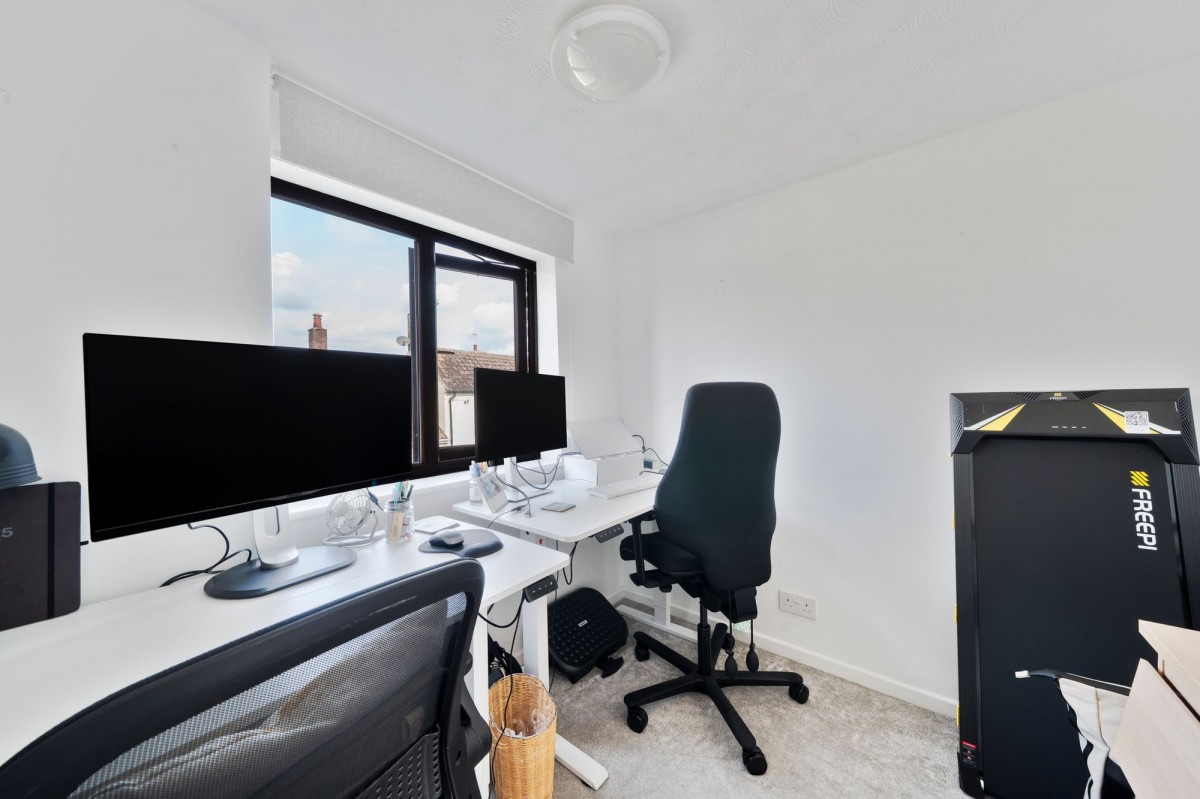 Lester Drive, Haddenham, CB6