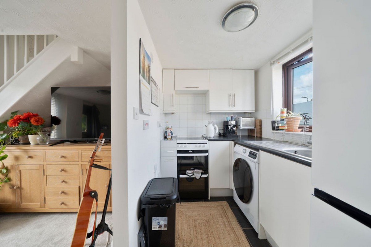 Lester Drive, Haddenham, CB6