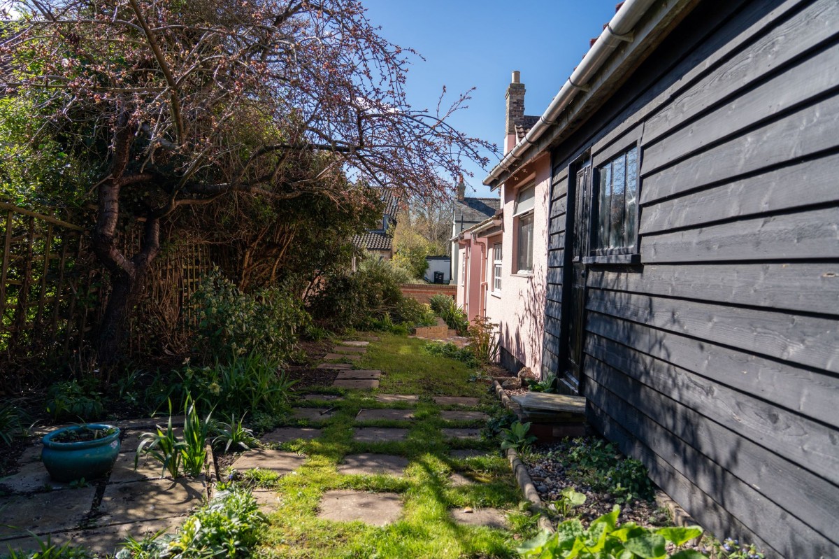 High Street, Lode, CB25