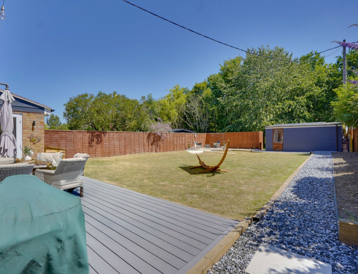 The Street, Kirtling, CB8