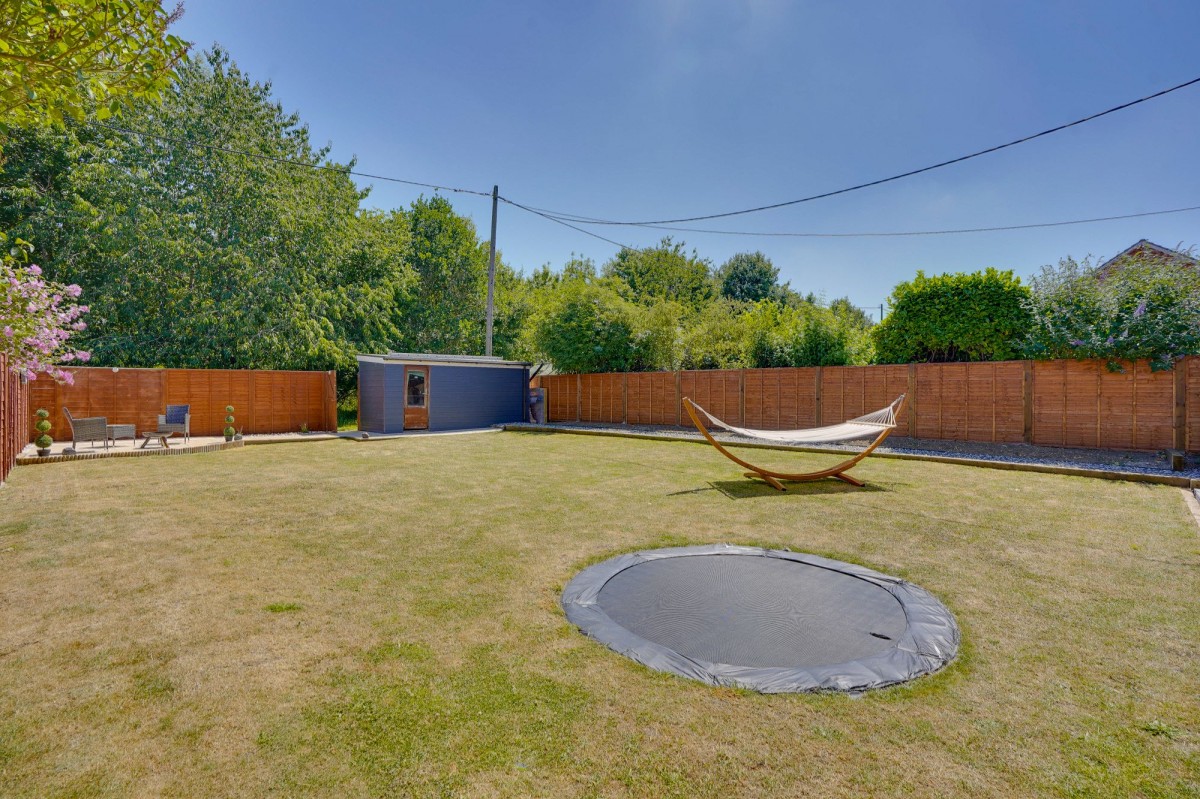 The Street, Kirtling, CB8