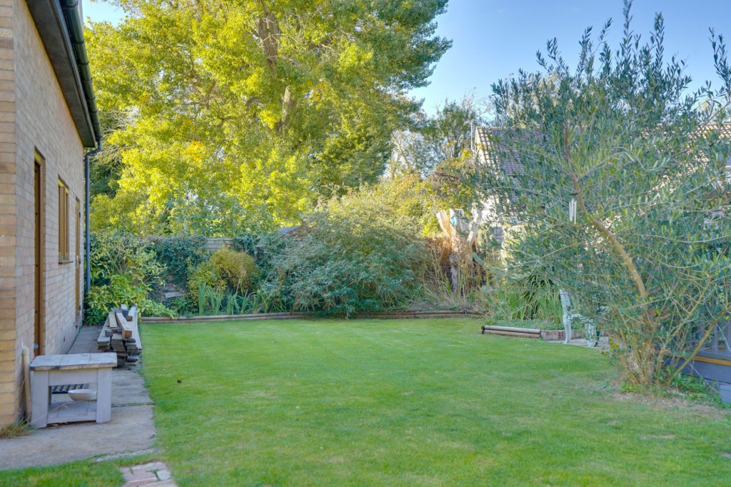 Hythe Close, Burwell, CB25