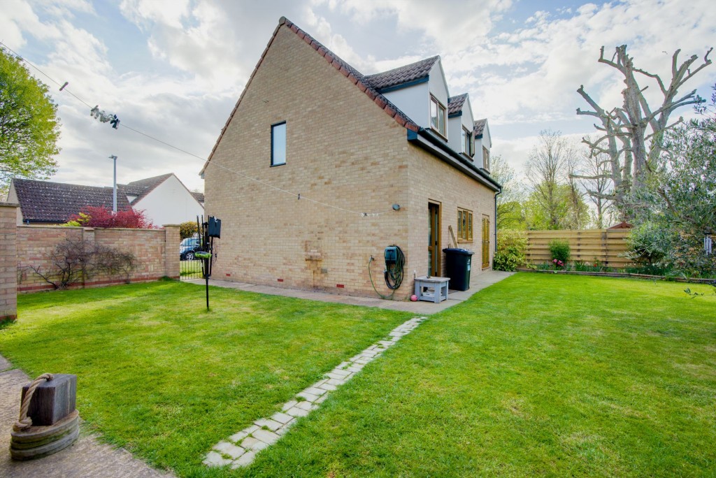 Hythe Close, Burwell, CB25