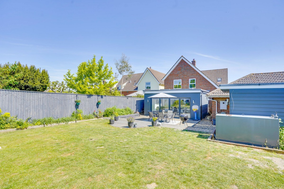 Fox Green, Great Bradley, CB8