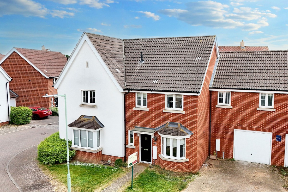 Bramble Walk, Red Lodge, IP28