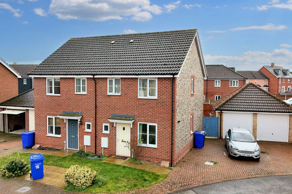 Rosehip Avenue, Red Lodge, IP28